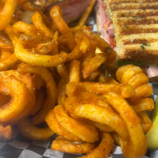 Curly Seasoned Fries.